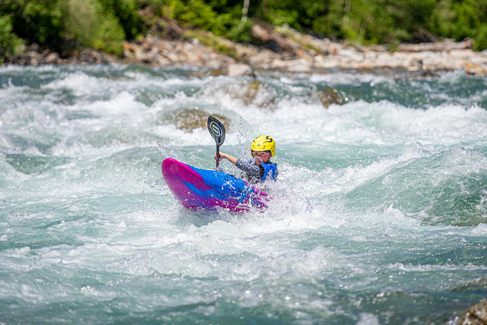 Queen of Hearts Testbericht im aktuellen Kanumagazin - "Darauf haben kleine und leichte Paddler gewartet!"